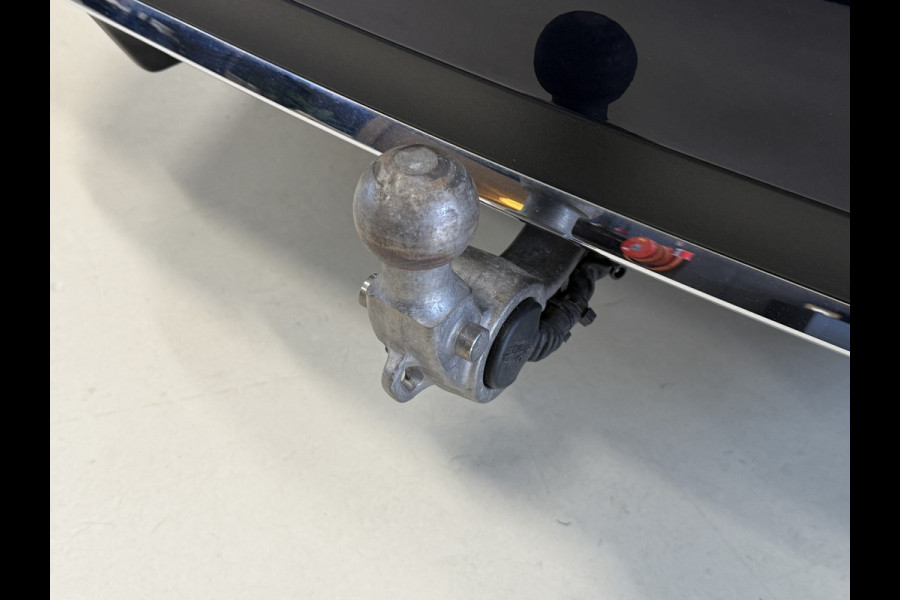 Mercedes-Benz E-Klasse Estate 200 AMG Business Solution Sport Automaat | Lederen sportstoelen | Elektr. trekhaak | Sfeerverlichting | Adaptive | Camera