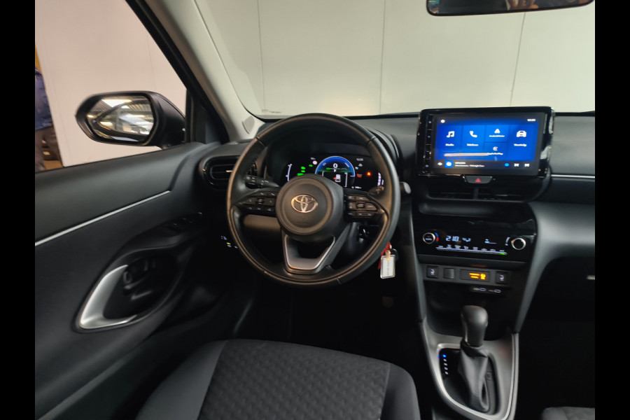 Toyota Yaris Cross 1.5 Hybrid 115 Active Rijklaar + Fabrieksgarantie tot 06-2029 Henk Jongen Auto's in Helmond,  al 50 jaar service zoals 't hoort!