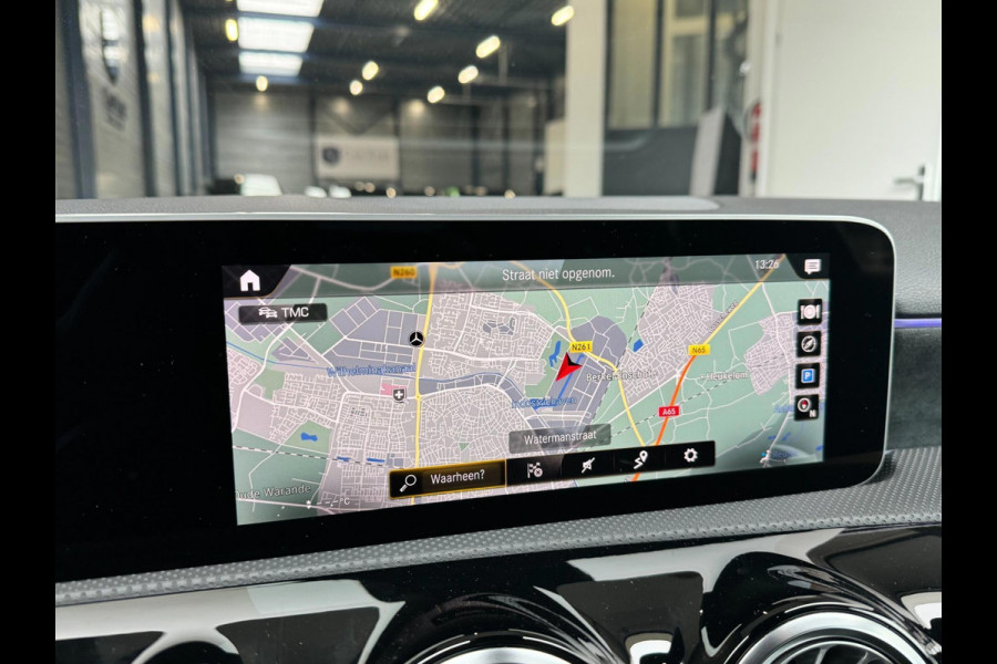 Mercedes-Benz A-Klasse 250 / 35 AMG LED/VIRTUAL/SFEER/HALF LEDER+S.VERWARMING/LMV/CAM/LINE/ACC/ECC/12 MDN GARANTIE!