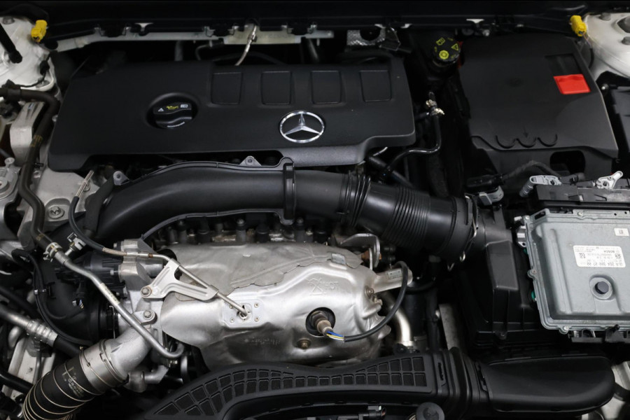 Mercedes-Benz A-Klasse 250 / 35 AMG LED/VIRTUAL/SFEER/HALF LEDER+S.VERWARMING/LMV/CAM/LINE/ACC/ECC/12 MDN GARANTIE!