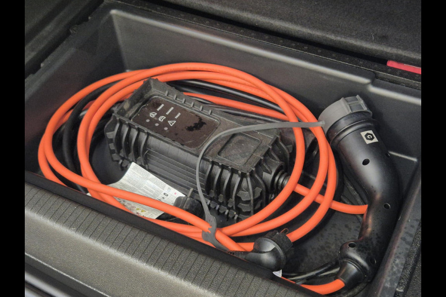 Opel Grandland X 1.6 Turbo Plug-in-Hybrid Ultimate | Navigatie | Stoelverwarming/Stoelverkoeling | 360º Camera | Apple Carplay/Android Auto | Keyless Entry |