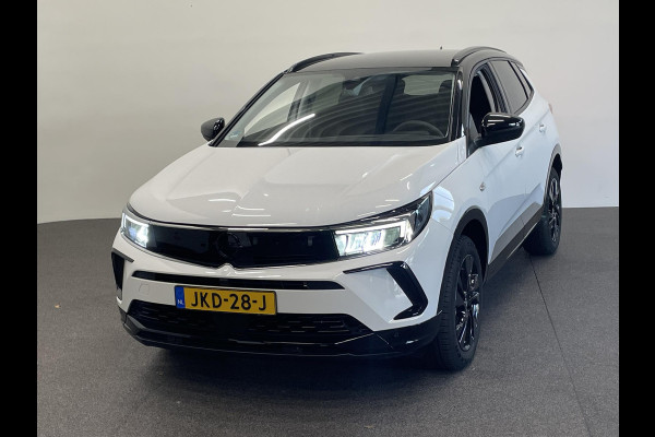 Opel Grandland 1.2 Turbo GS Auto. Navigatie Apple Carplay/Android Auto Camera Parkeersensoren achter Cruise Control Dodehoek assistent Stoel- en stuurverwarming Lichtmetalen velgen Virtual Cockpit Climate Control
