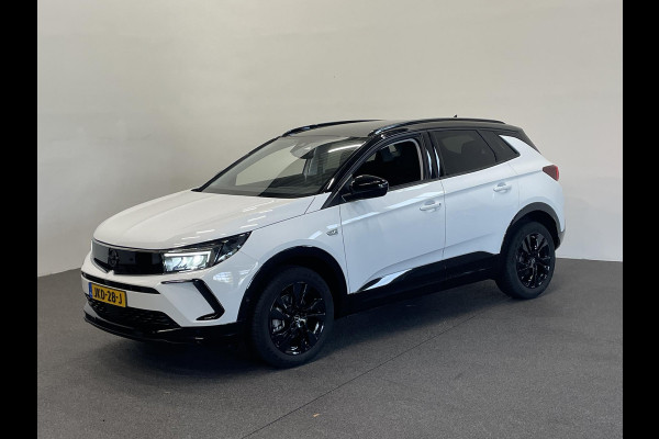 Opel Grandland 1.2 Turbo GS Auto. Navigatie Apple Carplay/Android Auto Camera Parkeersensoren achter Cruise Control Dodehoek assistent Stoel- en stuurverwarming Lichtmetalen velgen Virtual Cockpit Climate Control