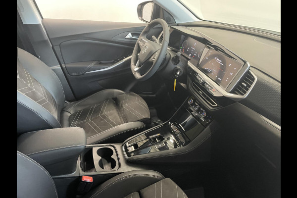 Opel Grandland 1.2 Turbo GS Auto. Navigatie Apple Carplay/Android Auto Camera Parkeersensoren achter Cruise Control Dodehoek assistent Stoel- en stuurverwarming Lichtmetalen velgen Virtual Cockpit Climate Control