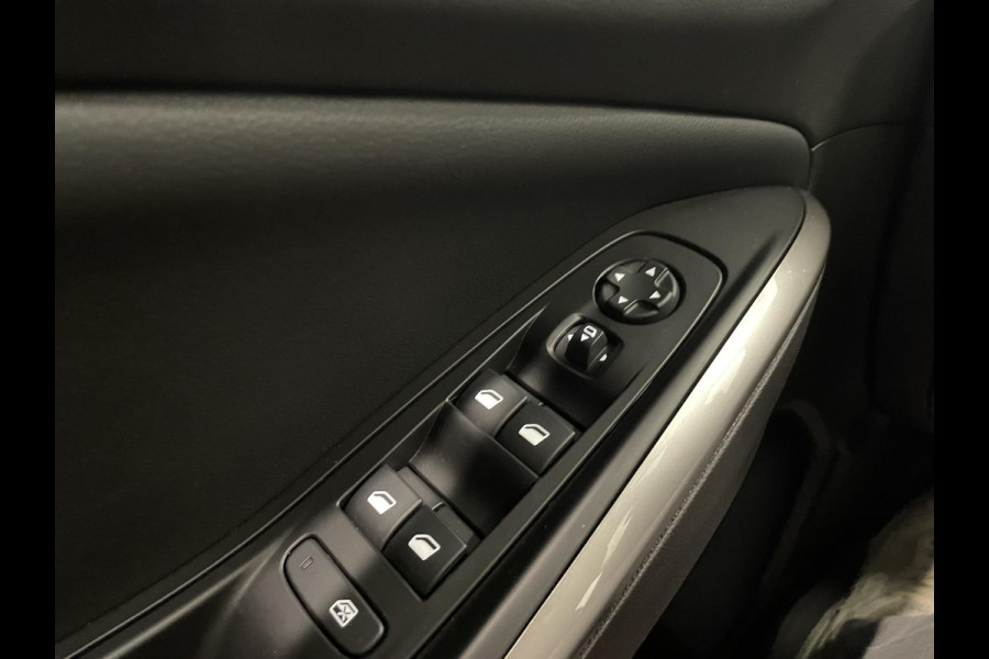 Opel Grandland 1.2 Turbo GS Auto. Navigatie Apple Carplay/Android Auto Camera Parkeersensoren achter Cruise Control Dodehoek assistent Stoel- en stuurverwarming Lichtmetalen velgen Virtual Cockpit Climate Control