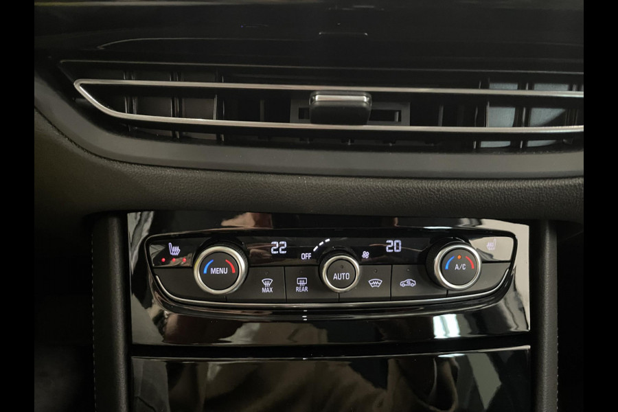 Opel Grandland 1.2 Turbo GS Auto. Navigatie Apple Carplay/Android Auto Camera Parkeersensoren achter Cruise Control Dodehoek assistent Stoel- en stuurverwarming Lichtmetalen velgen Virtual Cockpit Climate Control