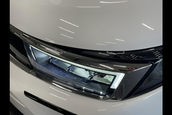 Opel Grandland 1.2 Turbo GS Auto. Navigatie Apple Carplay/Android Auto Camera Parkeersensoren achter Cruise Control Dodehoek assistent Stoel- en stuurverwarming Lichtmetalen velgen Virtual Cockpit Climate Control