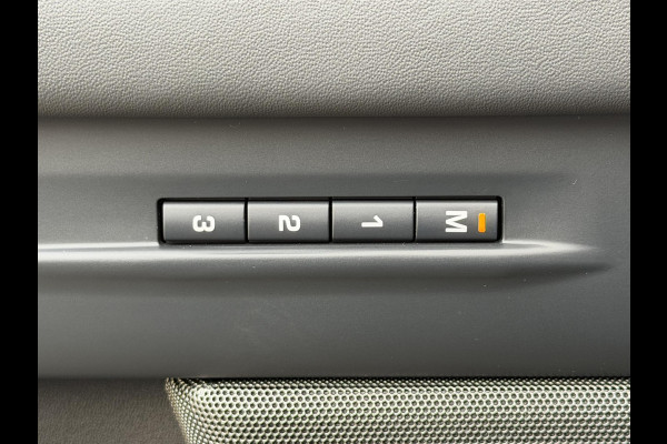 Land Rover Range Rover Evoque 1.5 P300e AWD R-Dynamic HSE Black style|Schuif/Kantel dak|Meridian|Memory|ACC|Winterpakket|Matrix