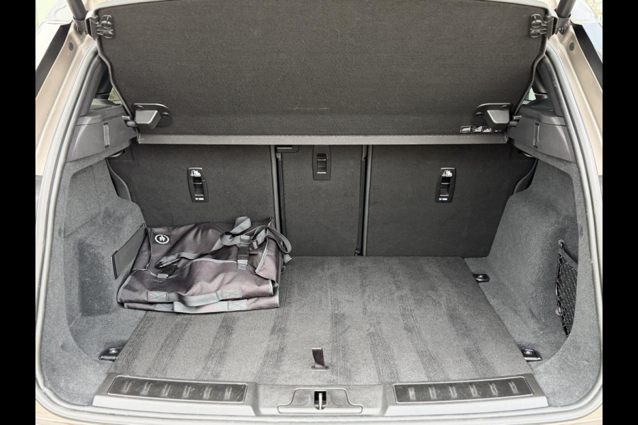 Land Rover Range Rover Evoque 1.5 P300e AWD R-Dynamic HSE Black style|Schuif/Kantel dak|Meridian|Memory|ACC|Winterpakket|Matrix