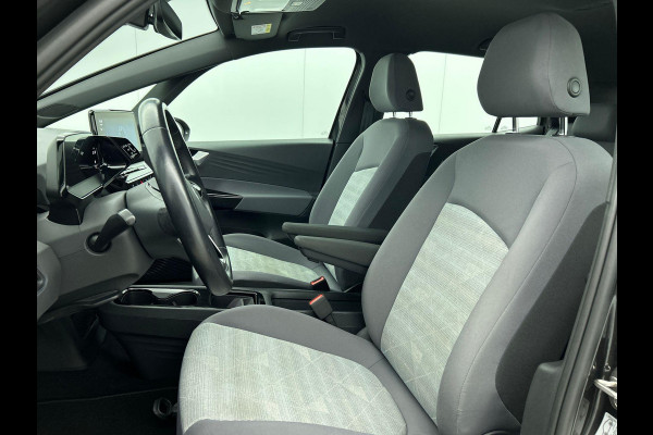 Volkswagen ID.3 Life 58 kWh Airco ECC Full LED Navi Carplay PDC VA+ Camera Adaptive Cruise Control 18" LM Velgen
