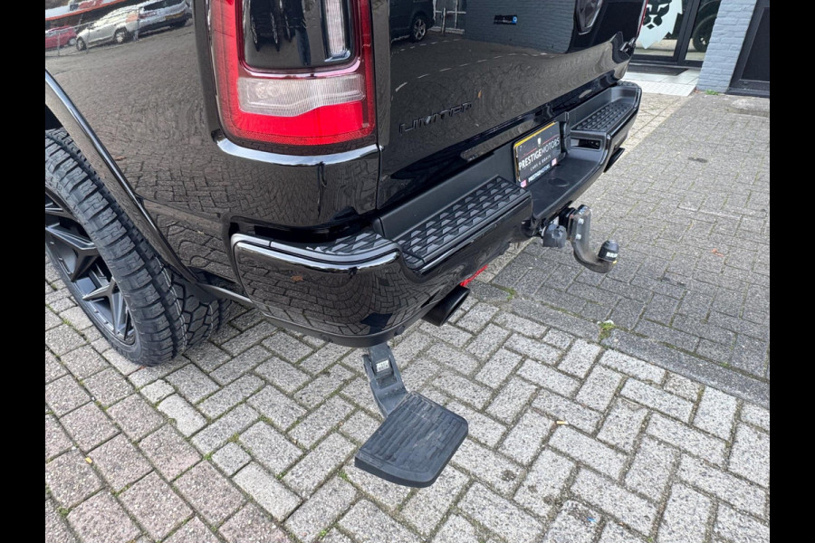 Dodge Ram 1500 Limited Night 5.7 V8 401PK 360cam 4X4 PANO Luchtvering