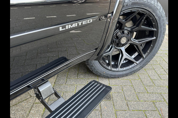 Dodge Ram 1500 Limited Night 5.7 V8 401PK 360cam 4X4 PANO Luchtvering
