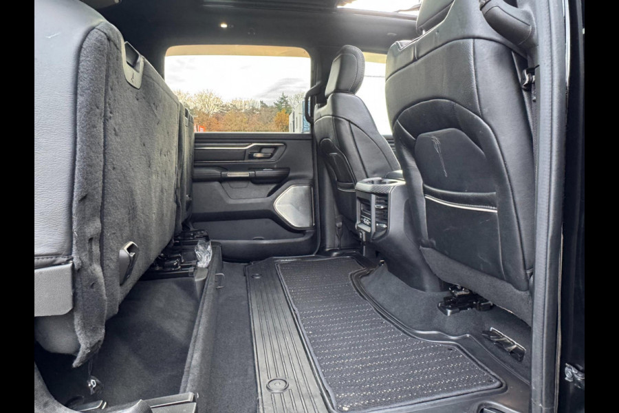 Dodge Ram 1500 Limited Night 5.7 V8 401PK 360cam 4X4 PANO Luchtvering