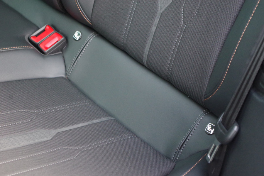 CUPRA Leon Sportstourer 1.4 e-Hybrid 204 PK Adrenaline PHEV, Trekhaak, Winterpakket, Adap. Cruise Control, Carplay