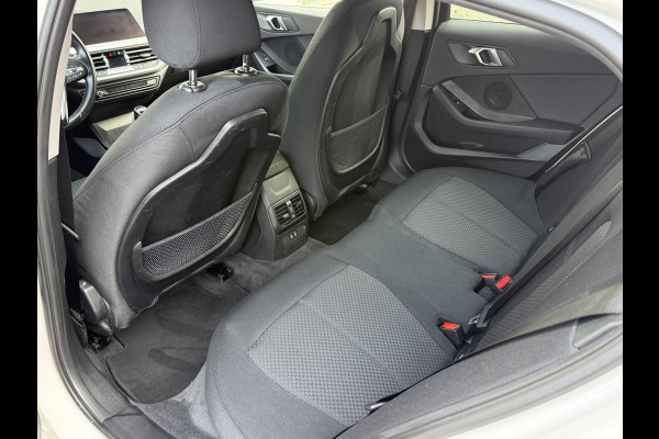 BMW 1-serie 116i Business Edition | Apple Carplay | DAB+ | PDC V+A