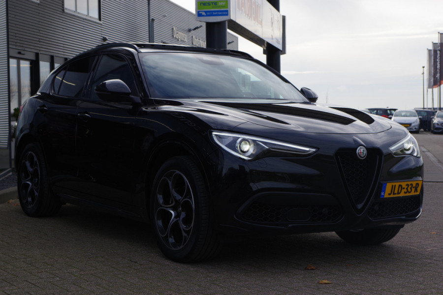 Alfa Romeo Stelvio 2.0 T 280 PK AWD Q4 Veloce, Adap. Onderstel, Panoramadak, Trekhaak, H/K Sound, Lederen Sportstoelen
