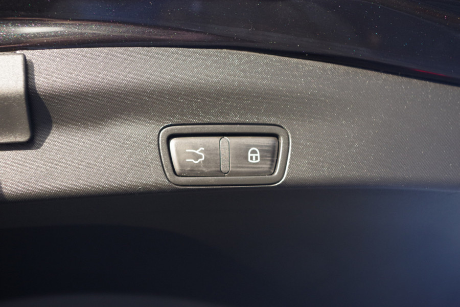 Alfa Romeo Stelvio 2.0 T 280 PK AWD Q4 Veloce, Adap. Onderstel, Panoramadak, Trekhaak, H/K Sound, Lederen Sportstoelen