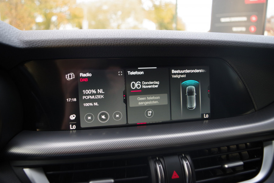 Alfa Romeo Stelvio 2.0 T 280 PK AWD Q4 Veloce, Adap. Onderstel, Panoramadak, Trekhaak, H/K Sound, Lederen Sportstoelen