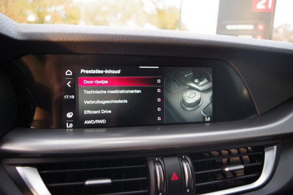 Alfa Romeo Stelvio 2.0 T 280 PK AWD Q4 Veloce, Adap. Onderstel, Panoramadak, Trekhaak, H/K Sound, Lederen Sportstoelen