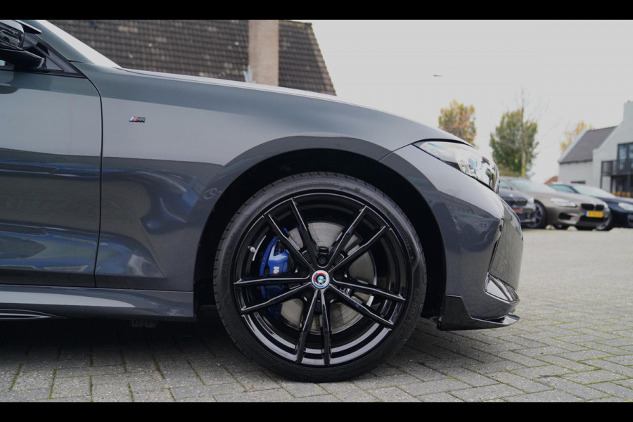 BMW 3-serie 330e High Executive | M-pakket | Facelift 2025 | Widescreen Groot Navi | Camera |