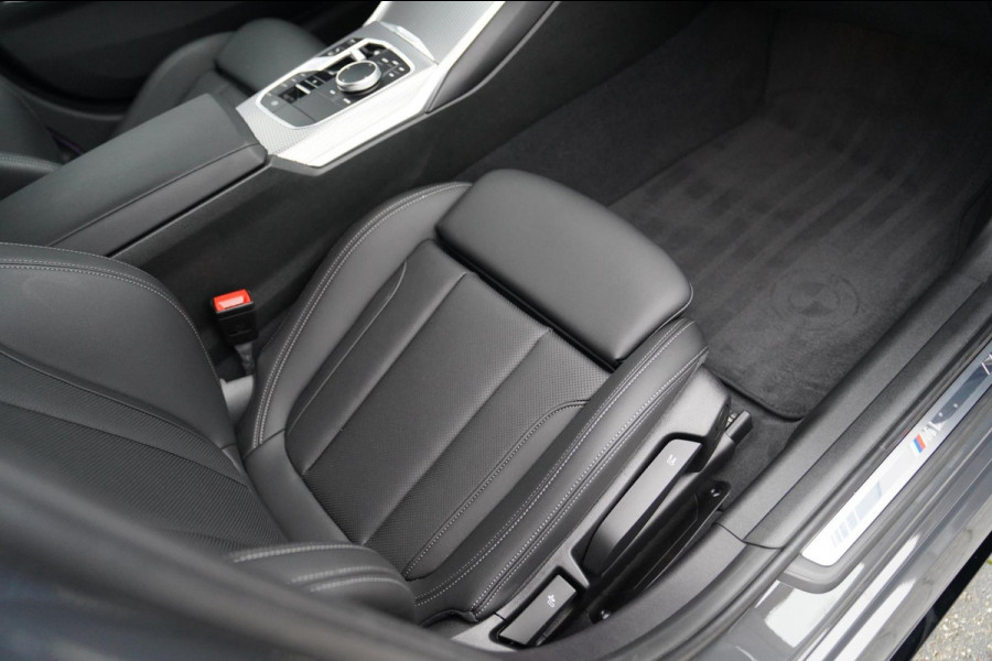 BMW 3-serie 330e High Executive | M-pakket | Facelift 2025 | Widescreen Groot Navi | Camera |