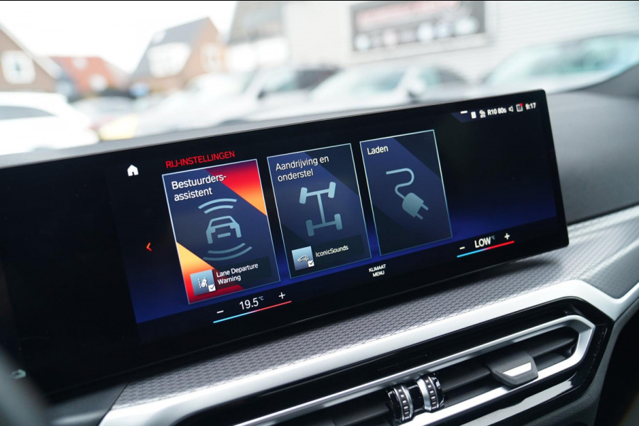 BMW 3-serie 330e High Executive | M-pakket | Facelift 2025 | Widescreen Groot Navi | Camera |