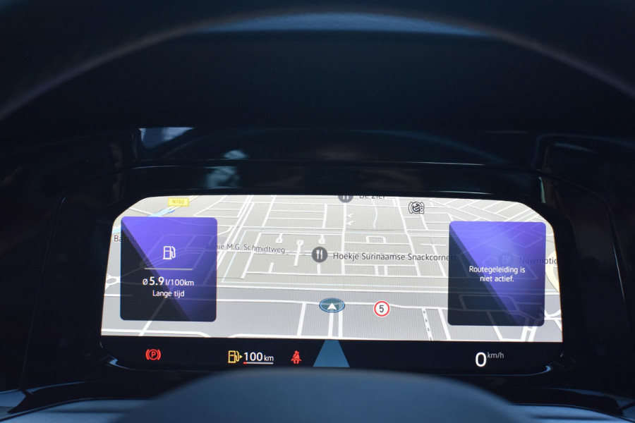 Volkswagen Golf 1.5 TSI Life Business Lane ACC Keyless StuurVerw. Stoelvw