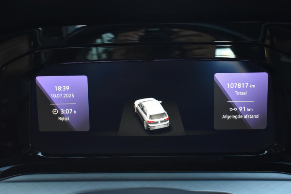 Volkswagen Golf 1.5 TSI Life Business Lane ACC Keyless StuurVerw. Stoelvw