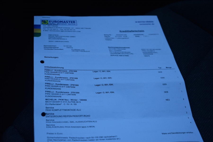 Volkswagen Golf 1.5 TSI Life Business Lane ACC Keyless StuurVerw. Stoelvw