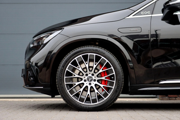 Mercedes-Benz EQE SUV AMG 53 4MATIC+ 91 kWh | MBUX Hyperscreen | Airmatic | Achterasbesturing | Distronic+ | Memory | Stoelventilatie | Burmester | Digital Light | Trekhaak | HUD | Warmtepomp |