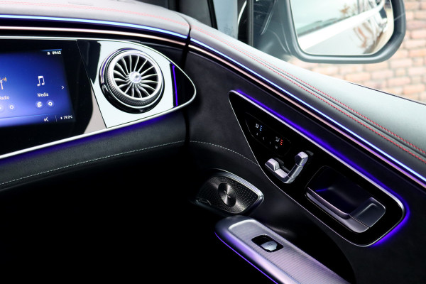 Mercedes-Benz EQE SUV AMG 53 4MATIC+ 91 kWh | MBUX Hyperscreen | Airmatic | Achterasbesturing | Distronic+ | Memory | Stoelventilatie | Burmester | Digital Light | Trekhaak | HUD | Warmtepomp |