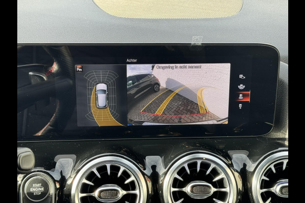 Mercedes-Benz GLA 200 AMG Sfeerverlichting Trekhaak Cruise Climate Navigatie Bluetooth Stoelverwarming