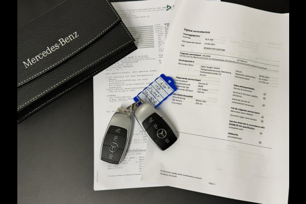 Mercedes-Benz GLA 200 AMG Sfeerverlichting Trekhaak Cruise Climate Navigatie Bluetooth Stoelverwarming