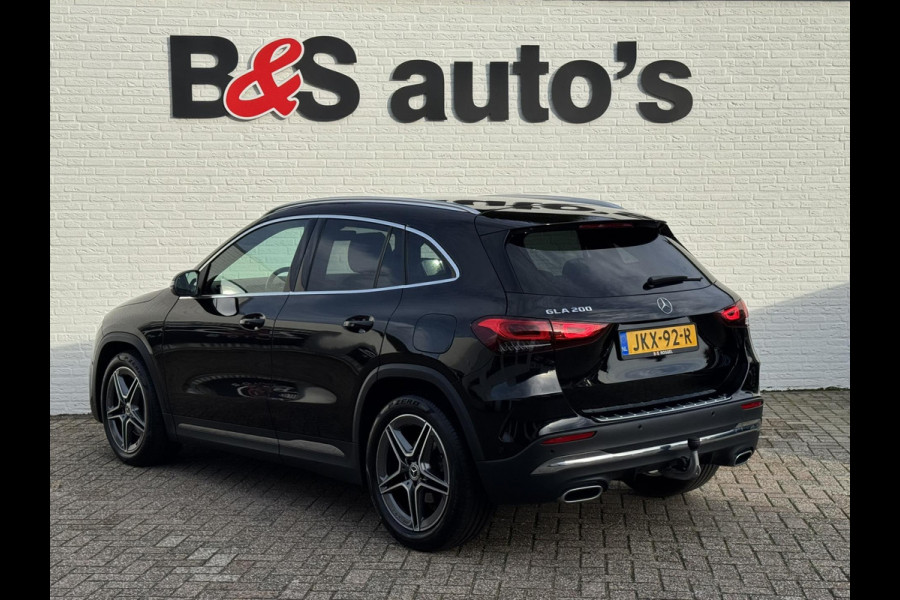 Mercedes-Benz GLA 200 AMG Sfeerverlichting Trekhaak Cruise Climate Navigatie Bluetooth Stoelverwarming