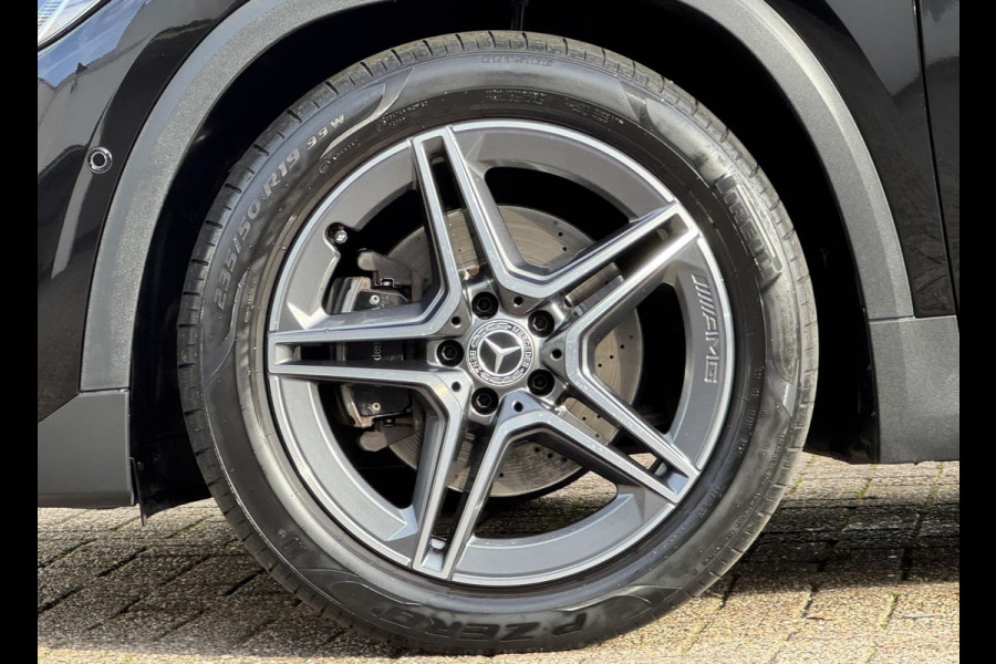 Mercedes-Benz GLA 200 AMG Sfeerverlichting Trekhaak Cruise Climate Navigatie Bluetooth Stoelverwarming