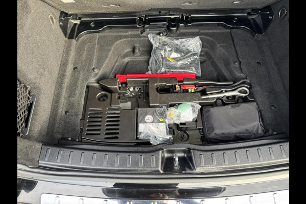 Mercedes-Benz GLA 200 AMG Sfeerverlichting Trekhaak Cruise Climate Navigatie Bluetooth Stoelverwarming