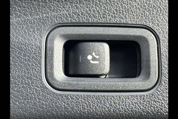 Mercedes-Benz GLA 200 AMG Sfeerverlichting Trekhaak Cruise Climate Navigatie Bluetooth Stoelverwarming