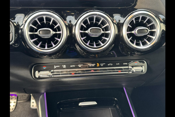Mercedes-Benz GLA 200 AMG Sfeerverlichting Trekhaak Cruise Climate Navigatie Bluetooth Stoelverwarming