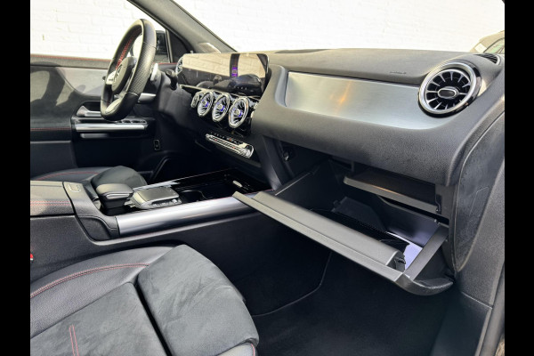 Mercedes-Benz GLA 200 AMG Sfeerverlichting Trekhaak Cruise Climate Navigatie Bluetooth Stoelverwarming
