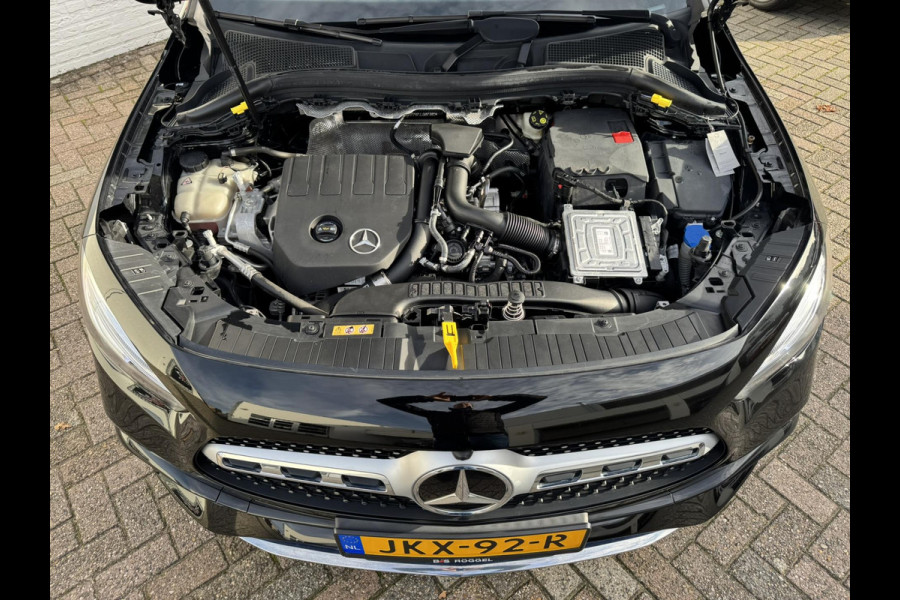 Mercedes-Benz GLA 200 AMG Sfeerverlichting Trekhaak Cruise Climate Navigatie Bluetooth Stoelverwarming