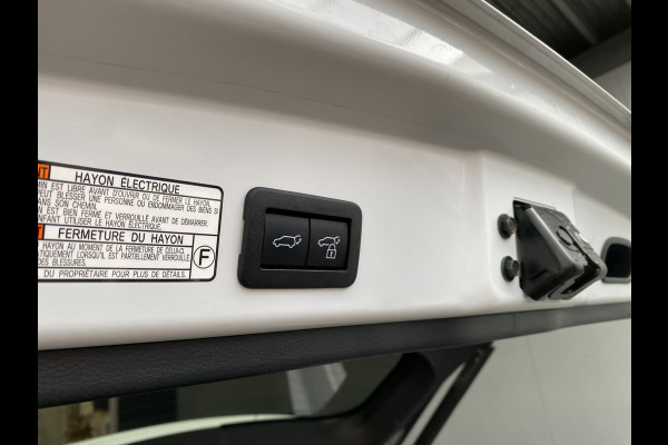 Toyota Corolla Cross Hybrid 140 Dynamic Automaat uit 2024 Rijklaar + Fabrieksgarantie Henk Jongen Auto's in Helmond,  al 50 jaar service zoals 't hoort!