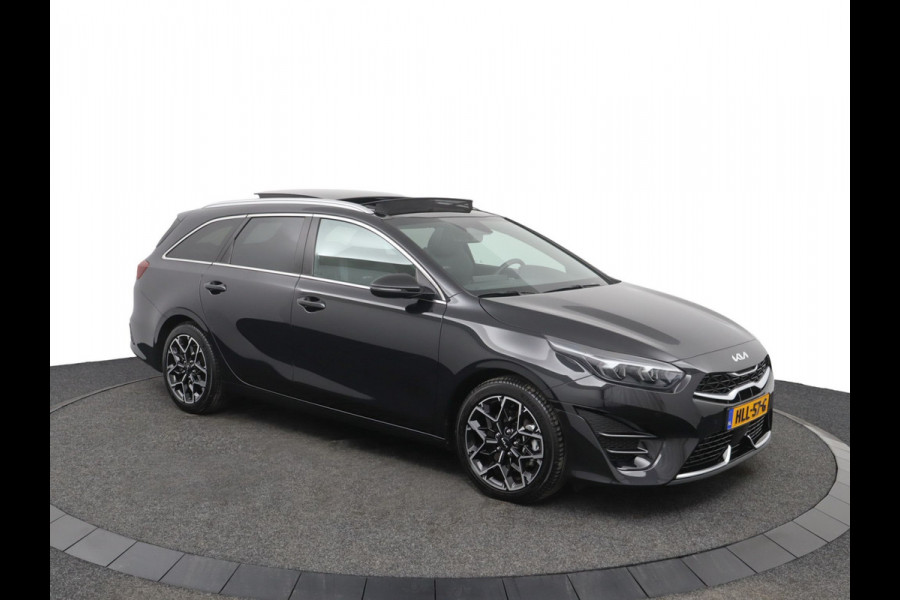 Kia Ceed Sportswagon 1.5 T-GDi GT-Line Automaat - Kantel/schuifdak - Navigatie - Adaptive Cruisecontrol - Achteruitrijcamera - Parkeersensoren - - Fabrieksgarantie tot 04-2032 of 150.000 km