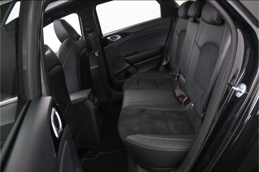 Kia Ceed Sportswagon 1.5 T-GDi GT-Line Automaat - Kantel/schuifdak - Navigatie - Adaptive Cruisecontrol - Achteruitrijcamera - Parkeersensoren - - Fabrieksgarantie tot 04-2032 of 150.000 km