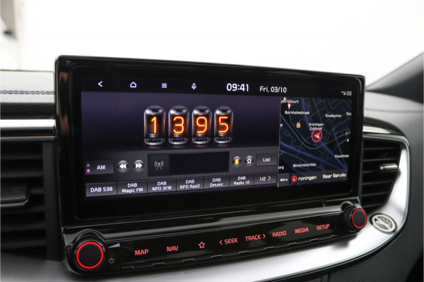 Kia Ceed Sportswagon 1.5 T-GDi GT-Line Automaat - Kantel/schuifdak - Navigatie - Adaptive Cruisecontrol - Achteruitrijcamera - Parkeersensoren - - Fabrieksgarantie tot 04-2032 of 150.000 km