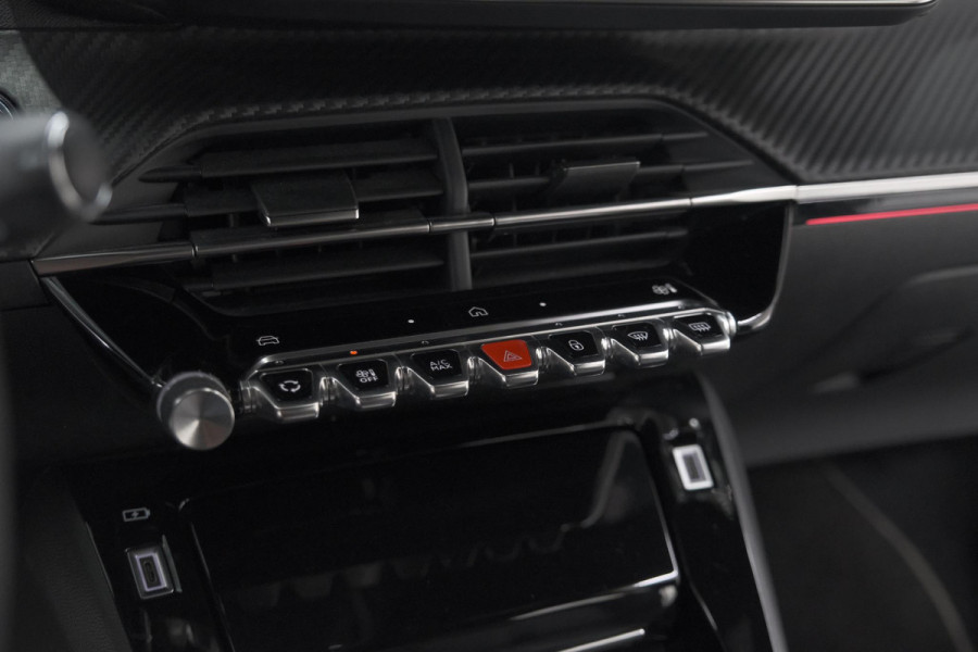 Peugeot 2008 PureTech 130 EAT8 GT | Camera | Apple Carplay | Parkeersensoren | 17 Inch Lichtmetalen Velgen