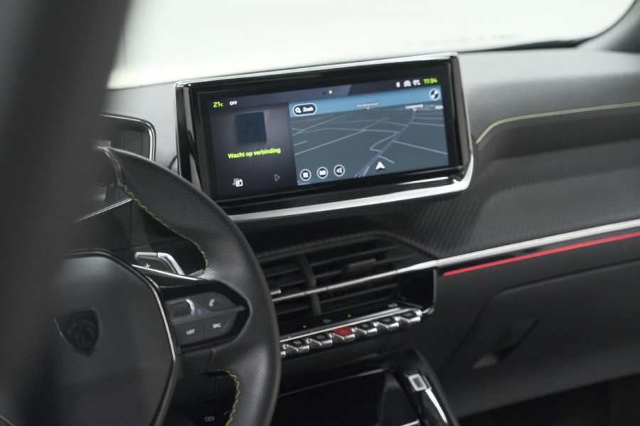 Peugeot 2008 PureTech 130 EAT8 GT | Camera | Apple Carplay | Parkeersensoren | 17 Inch Lichtmetalen Velgen