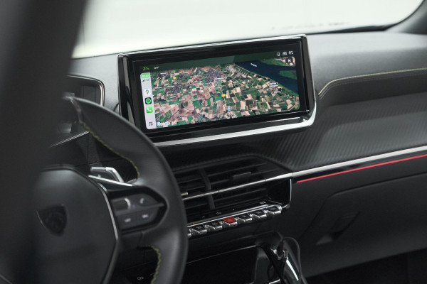 Peugeot 2008 PureTech 130 EAT8 GT | Camera | Apple Carplay | Parkeersensoren | 17 Inch Lichtmetalen Velgen