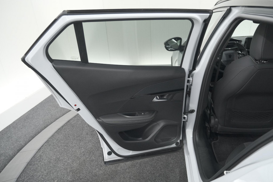 Peugeot 2008 PureTech 130 EAT8 GT | Camera | Apple Carplay | Parkeersensoren | 17 Inch Lichtmetalen Velgen