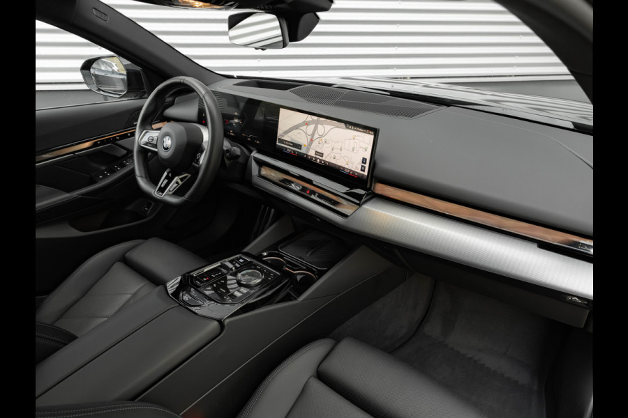 BMW i5 eDrive40 M-Sport Pro - Pano - Onderstel Prof - Driving Ass Prof - Harman Kardon