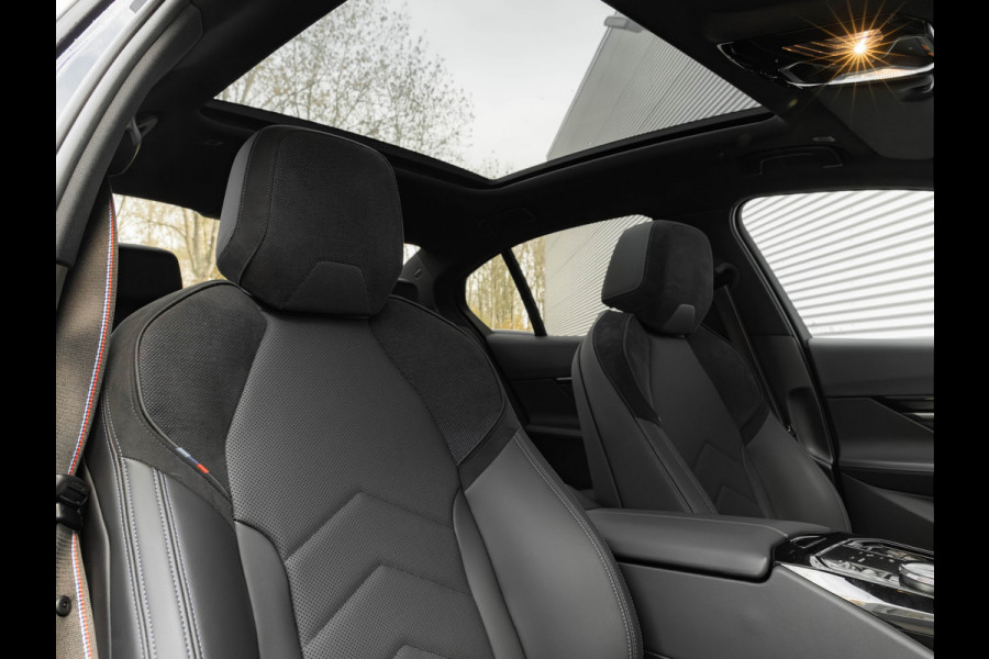 BMW i5 eDrive40 M-Sport Pro - Pano - Onderstel Prof - Driving Ass Prof - Harman Kardon